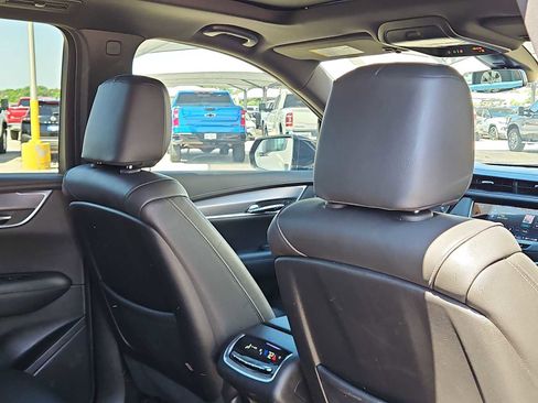 Used 2025 Cadillac XT6 Luxury FWD image 17