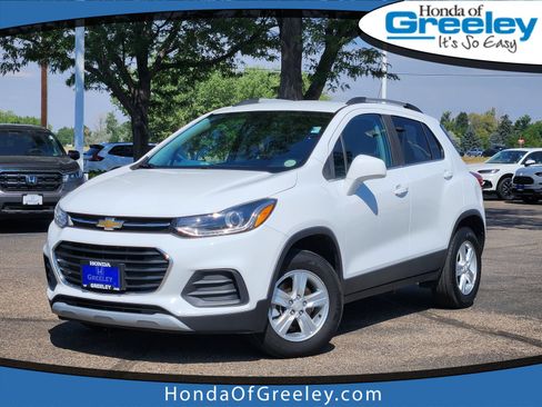 Used 2020 Chevrolet Trax LT w/ Driver Confidence Package AWD/4WD image 1