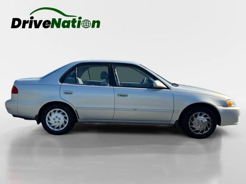 Used 2001 Toyota Corolla S FWD image 4