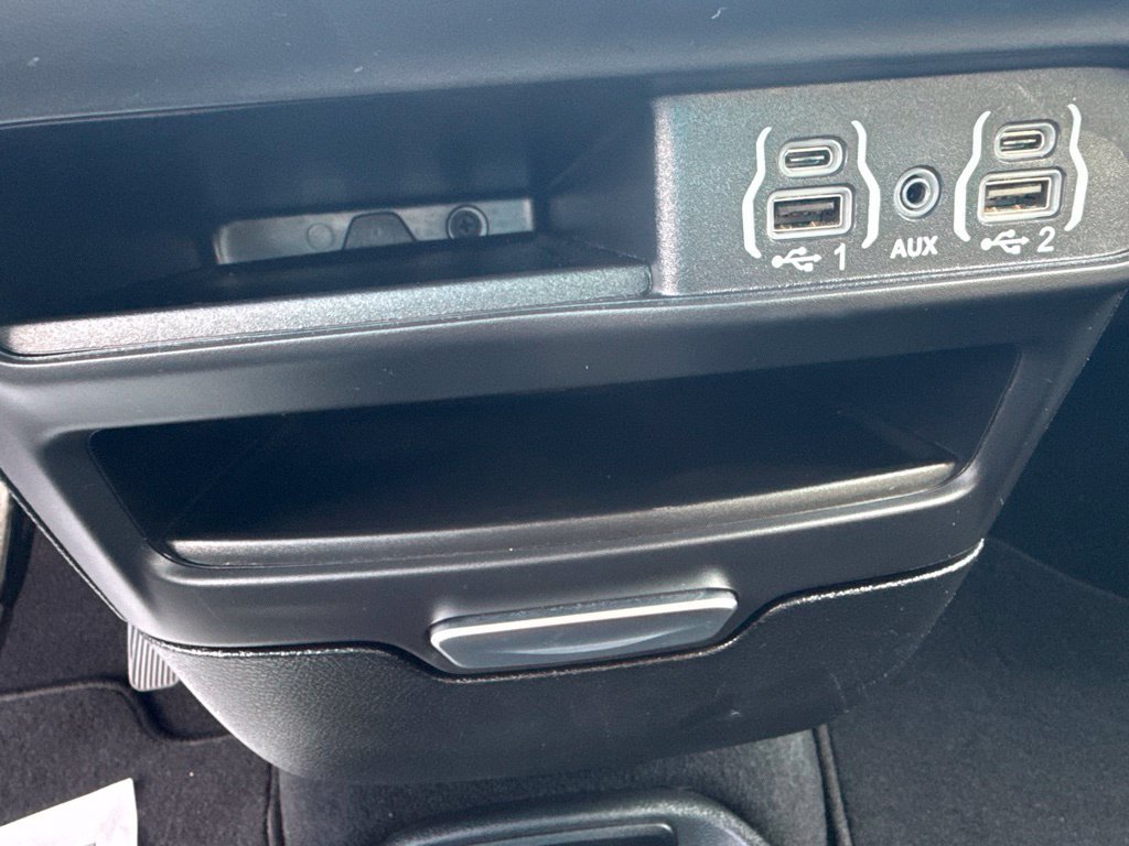 Used 2025 Chrysler Pacifica Select FWD image 27