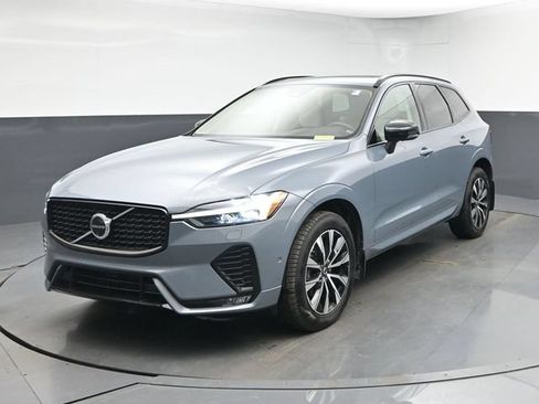 Used 2024 Volvo XC60 B5 Plus w/ Protection Package Premier AWD/4WD image 3