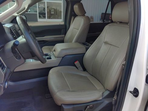 Used 2018 Ford Expedition XLT w/ Equipment Group 202A RWD image 5