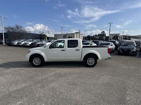 Used 2016 Nissan Frontier SV image 8