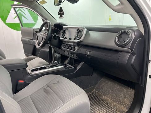 Used 2023 Toyota Tacoma SR5 AWD/4WD image 18
