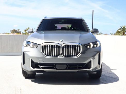 Used 2024 BMW X5 sDrive40i w/ Premium Package image 6