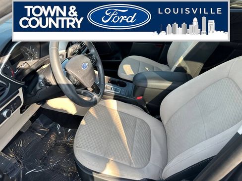 Used 2022 Ford Escape SE w/ Cold Weather Package FWD image 14