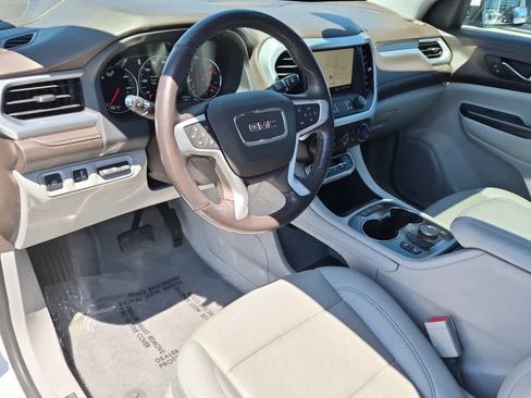 Used 2021 GMC Acadia SLT w/ Technology Package FWD image 15