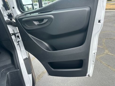 Used 2025 Mercedes-Benz Sprinter 2500 image 15