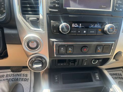Used 2017 Nissan Titan SL AWD/4WD image 24