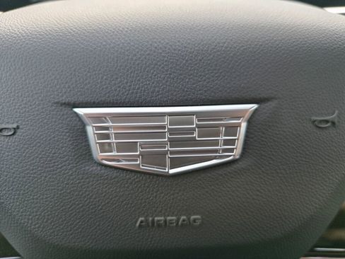 New 2026 Cadillac Optiq Luxury 1 image 37