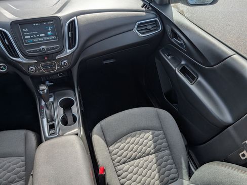 Used 2018 Chevrolet Equinox LT image 11