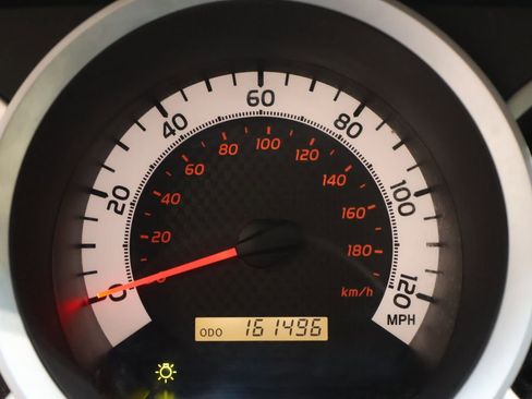 Used 2015 Toyota Tacoma Base w/ SR5 Package image 19