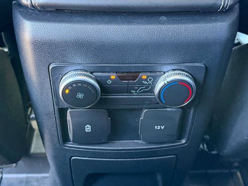 Used 2022 Ford Explorer XLT w/ Equipment Group 202A RWD image 23