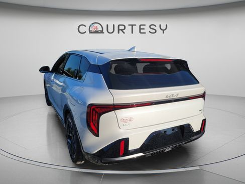 New 2026 Kia K4 GT-Line FWD image 2