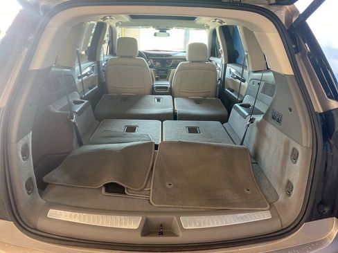 Used 2023 Cadillac XT6 Premium Luxury image 23