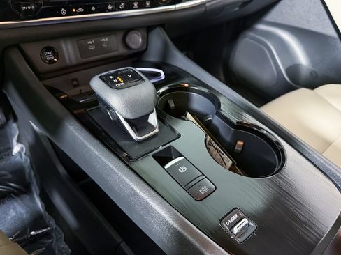 Certified 2024 Nissan Rogue SL FWD image 23