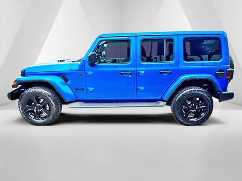 Used 2023 Jeep Wrangler Unlimited Sahara AWD/4WD image 4
