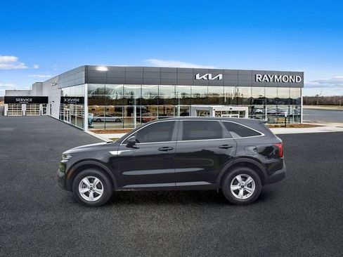 Certified 2023 Kia Sorento LX AWD/4WD image 6