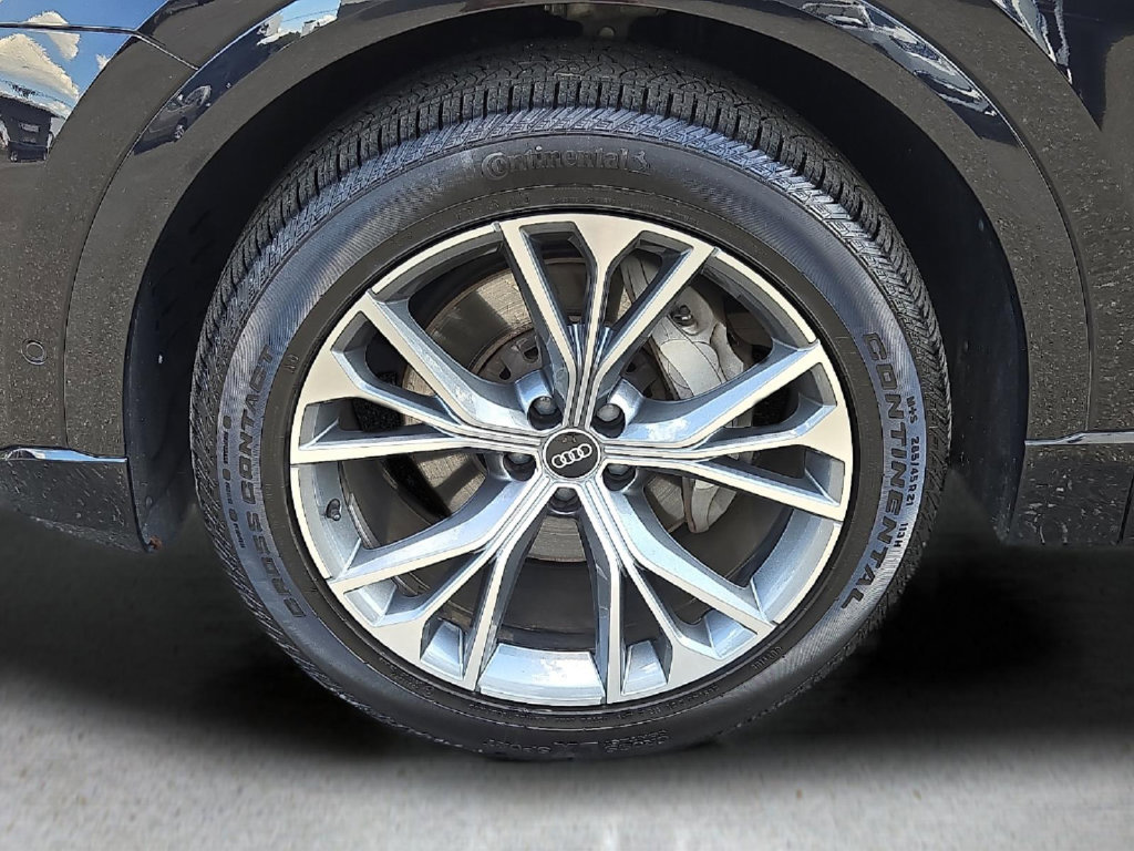 Used 2021 Audi Q8 Premium w/ Black Optic Package AWD/4WD image 8