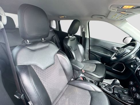 Used 2018 Jeep Compass Latitude AWD/4WD image 27