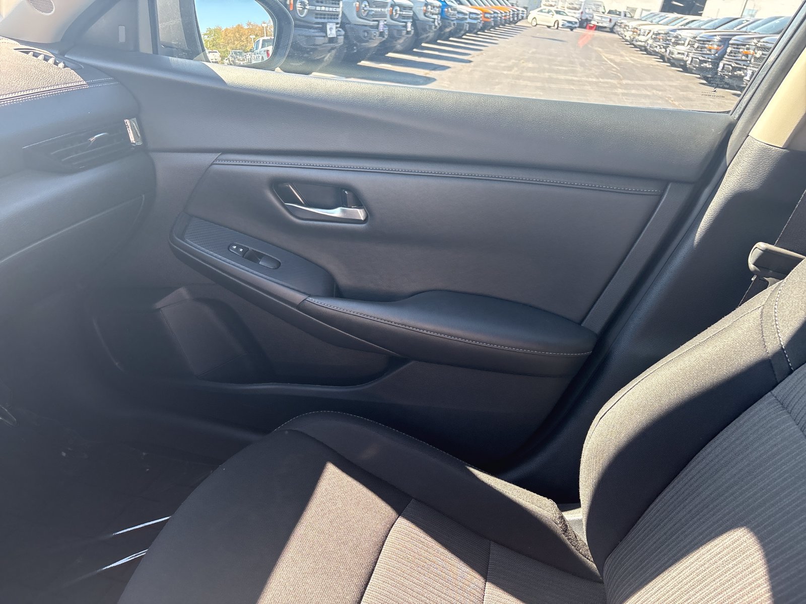 Used 2025 Nissan Sentra SV FWD image 18
