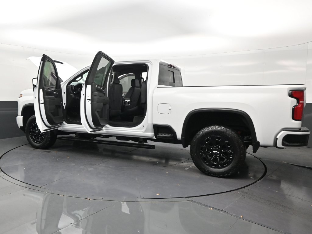 Used 2024 Chevrolet Silverado 2500 LTZ w/ LTZ Plus Package AWD/4WD image 31