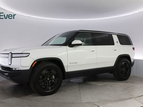 Used 2024 Rivian R1S Adventure image 18