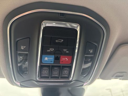 Used 2023 Jeep Grand Cherokee L Limited AWD/4WD image 38