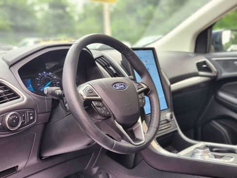 Certified 2024 Ford Edge SEL w/ Convenience Package AWD/4WD image 19
