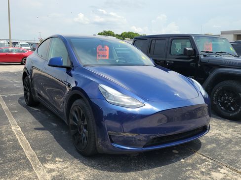 Used 2022 Tesla Model Y Long Range AWD/4WD image 6