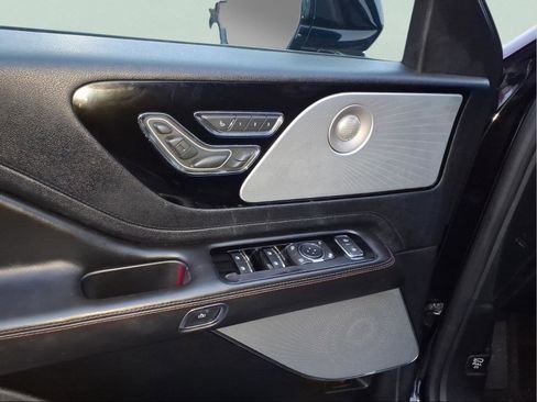 Used 2020 Lincoln Aviator Reserve w/ Equipment Group 202A image 7