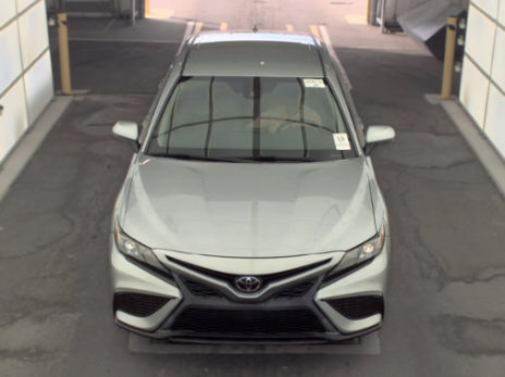 Used 2021 Toyota Camry SE FWD image 2