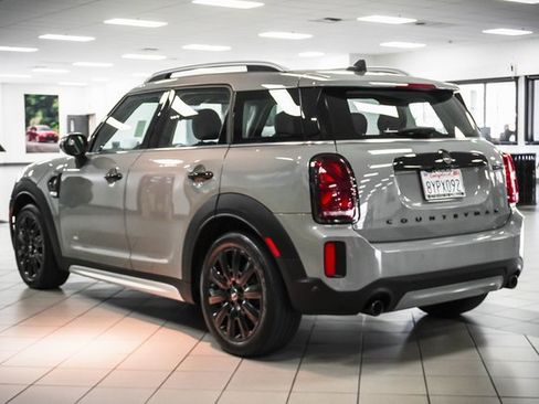 Used 2022 MINI Cooper Countryman S w/ Premium Package image 8