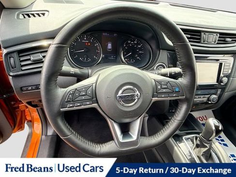 Used 2019 Nissan Rogue SV w/ Premium Package AWD/4WD image 13