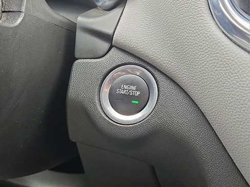 Used 2024 Chevrolet Equinox LS image 33