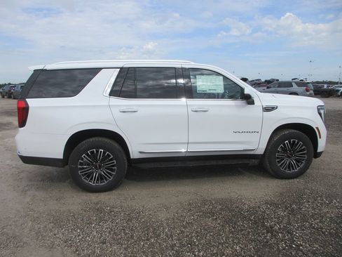 New 2026 GMC Yukon Elevation w/ Elevation Premium Package AWD/4WD image 3