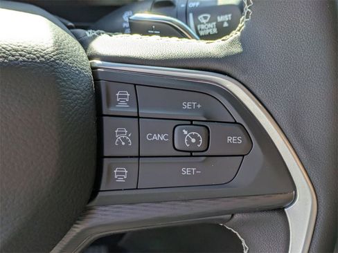 New 2025 Jeep Grand Cherokee Laredo image 17