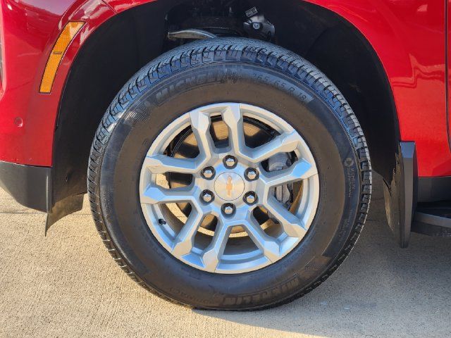 Used 2025 Chevrolet Tahoe LS RWD image 17