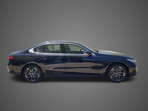 New 2027 BMW 530i xDrive w/ Premium Package AWD/4WD image 4
