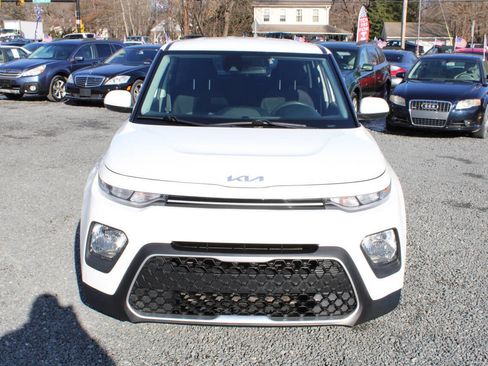 Used 2022 Kia Soul LX w/ Technology Package image 3