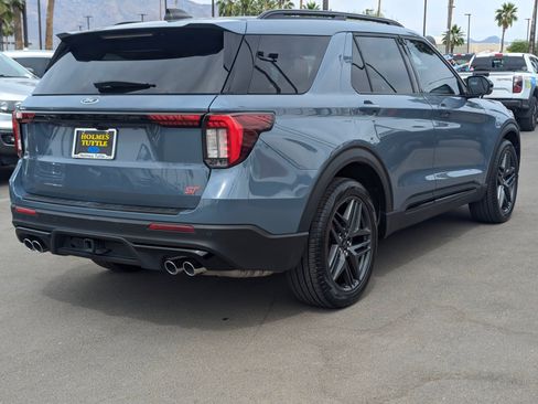 Used 2025 Ford Explorer ST AWD/4WD image 2