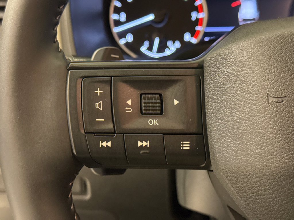 Used 2026 Nissan Rogue Dark Armor FWD image 32