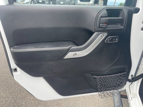 Used 2015 Jeep Wrangler Unlimited Sport AWD/4WD image 15
