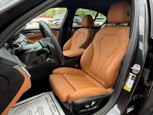 Used 2023 BMW 530i w/ Convenience Package RWD image 23