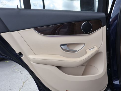 Used 2022 Mercedes-Benz GLC 300 image 15