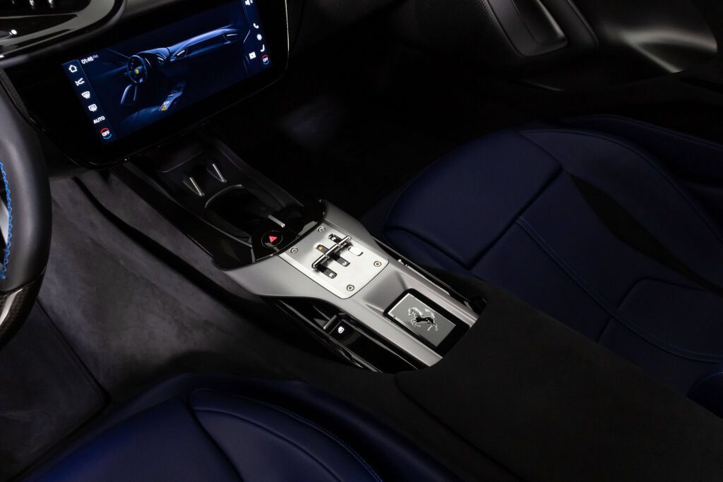 Used 2025 Ferrari 12Cilindri RWD image 39