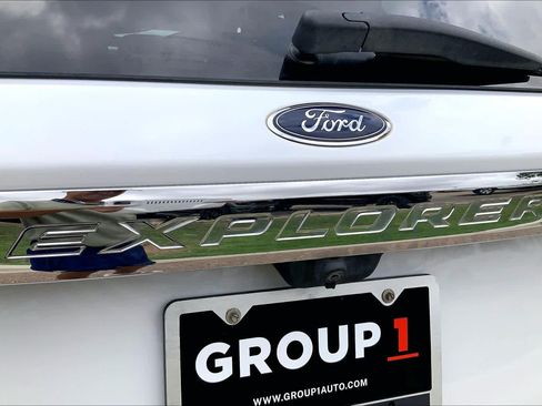 Used 2021 Ford Explorer 4WD w/ Class III Trailer Tow Package image 27