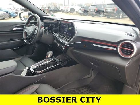 Certified 2025 Chevrolet Trax RS w/ Sunroof Package image 29