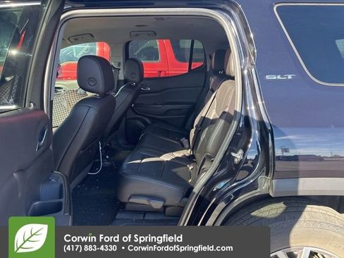 Used 2021 GMC Acadia SLT w/ Technology Package image 12