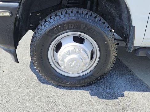Used 2022 RAM 3500 Tradesman AWD/4WD image 9